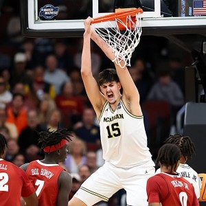 乐动体育app下载-西班牙大三冠军中锋将参加NBA选秀大会，但他也保留了返校资格？